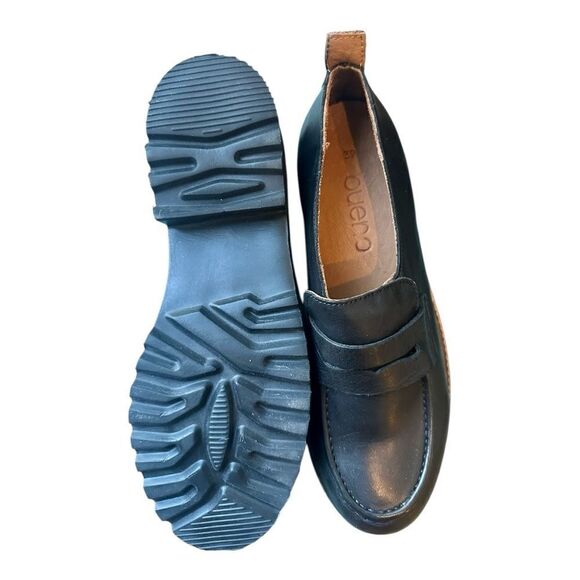 Bueno Annie Platform Penny Loafer. Item # 574758
UPC # 197061388809 New with Bx. - Picture 9 of 10